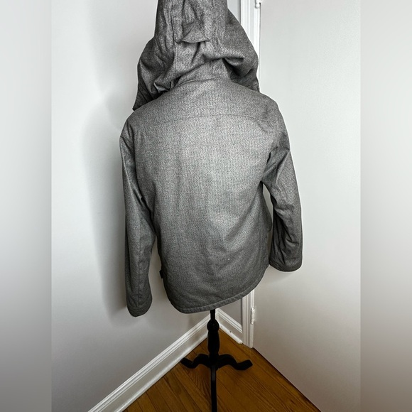 Cabela’s  Women’s Sherpa Lined Grey Hooded Parka. Full Zip. Horn Toggle. - Picture 3 of 14